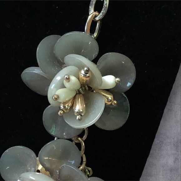 Flower 18" Statement Necklace With Chain & Beads - Picture 2 of 4